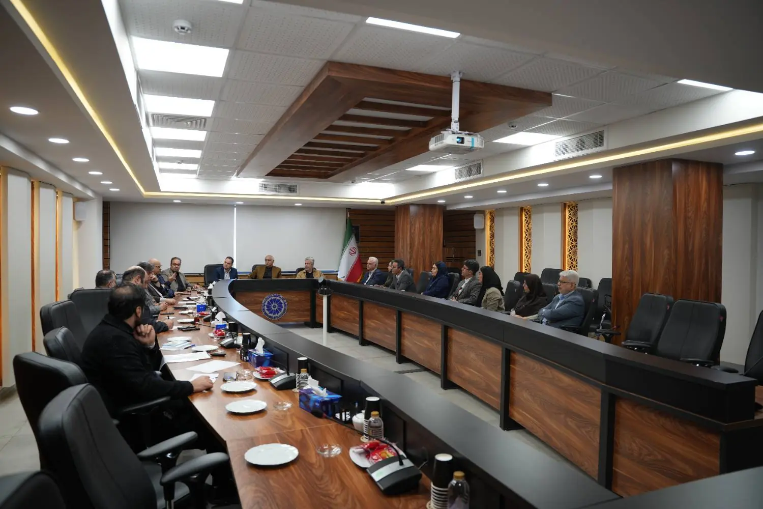 بررسی موانع و برنامه‌های نوین گردشگری در کمیسیون گردشگری اتاق بازرگانی استان گیلان